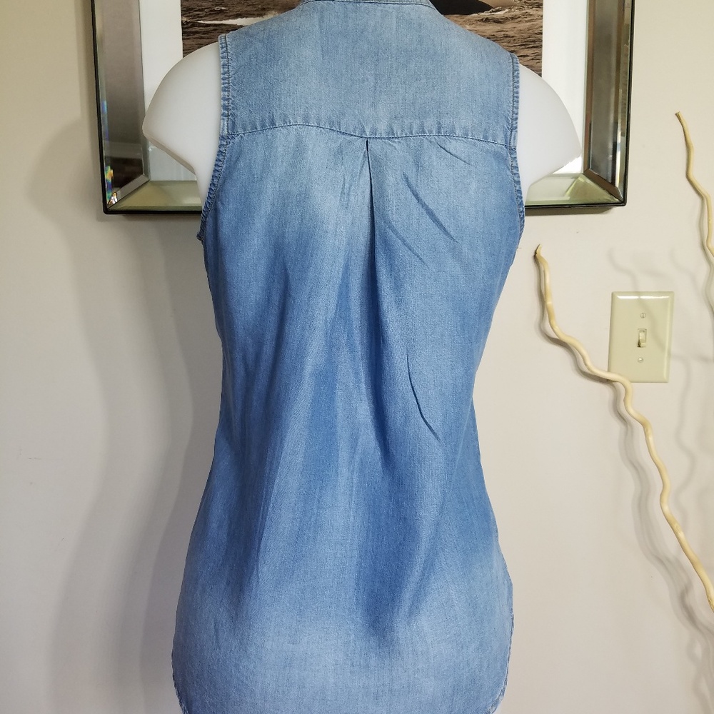 Cloth & Stone Sleveless Chambray Tank Sz XS - Picture 2 of 2